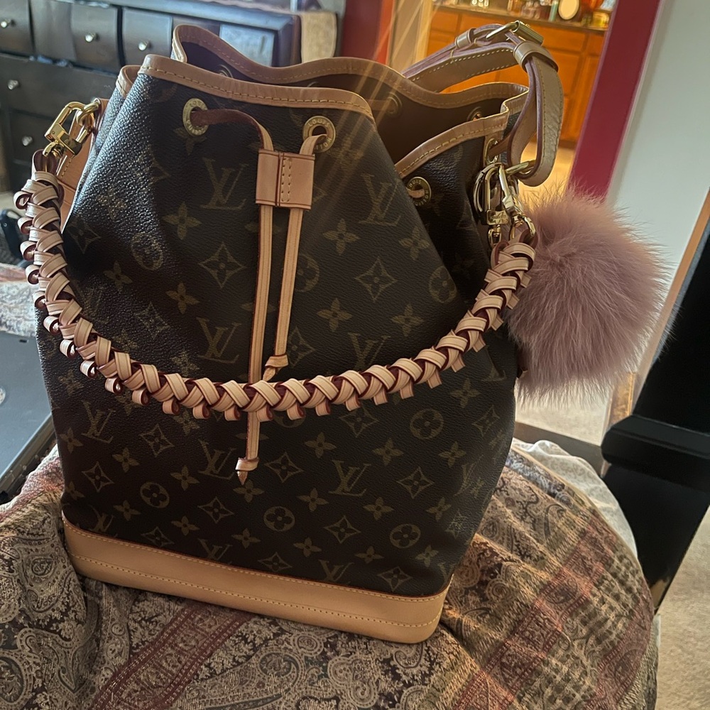 !!!SOLD!!!Louis Vuitton Bucket Noe GM!!